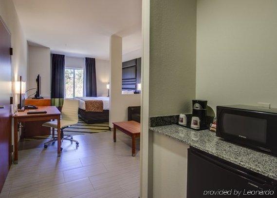 Comfort Suites Denham Springs Extérieur photo